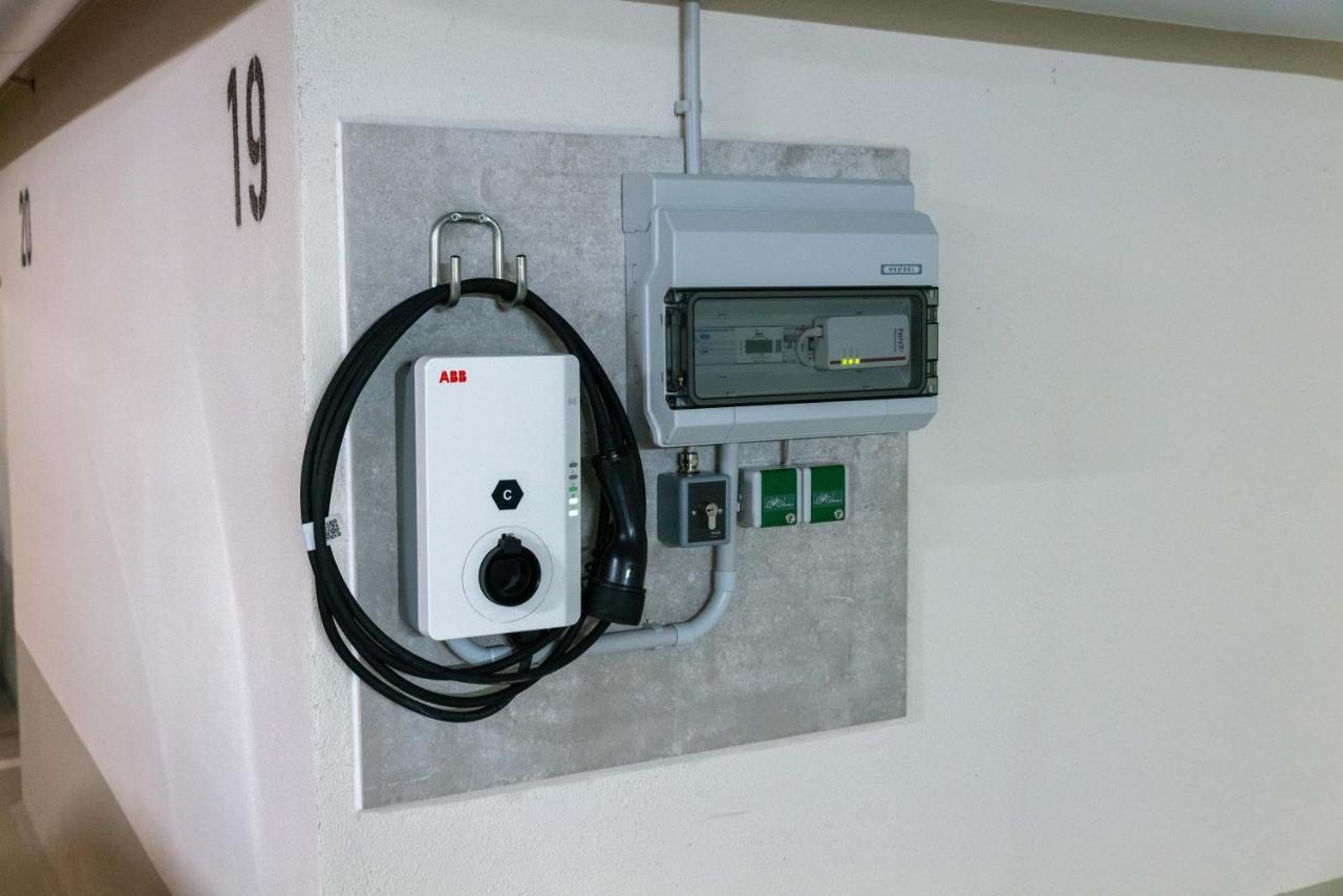 Pole Poppenspaeler Mit Ladestation Büsum Eksteriør bilde